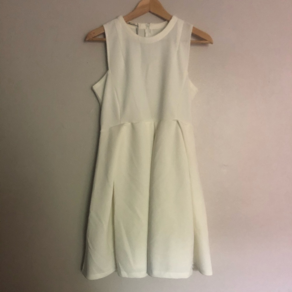 White Sleeveless Dress